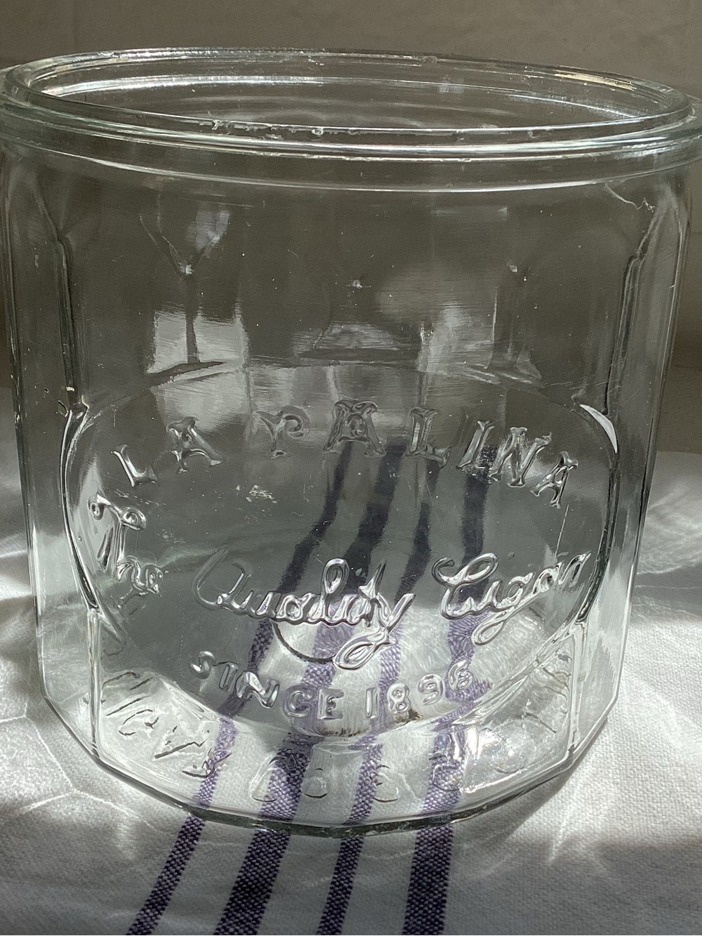 Antique Congress La Paulina, The Quality Cigar Humidor Jar, lid missing.
